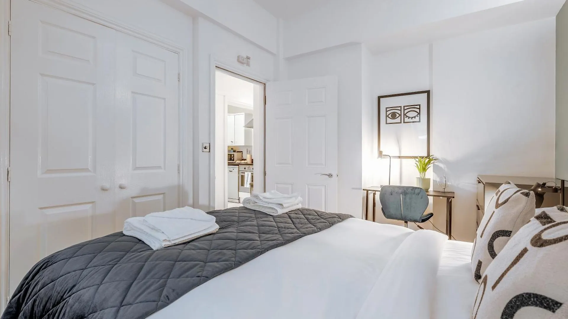 Kula London - Tower Bridge Apartment