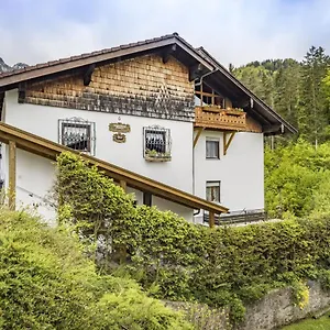gastehaus-farbinger-bayerisch-gmain.com-bavaria.com/