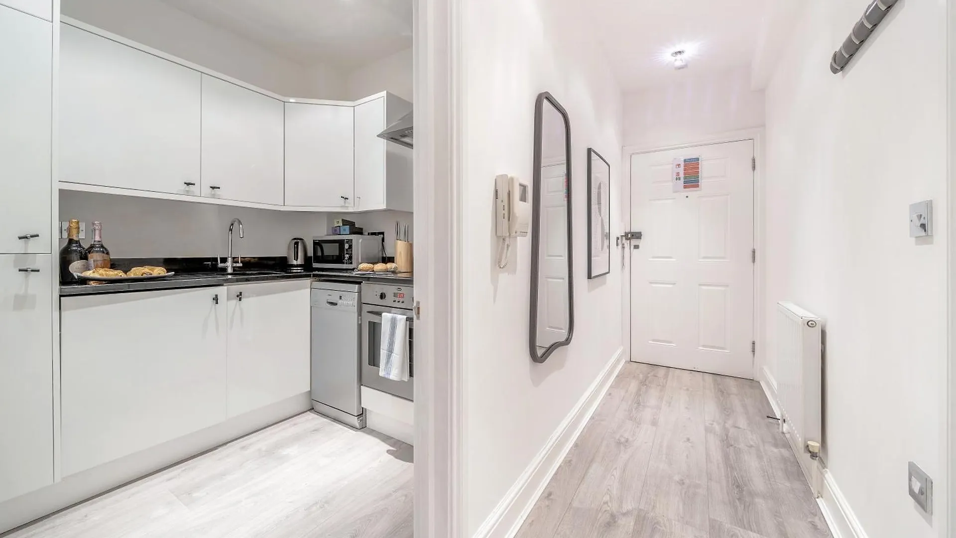 Kula London - Tower Bridge Apartment