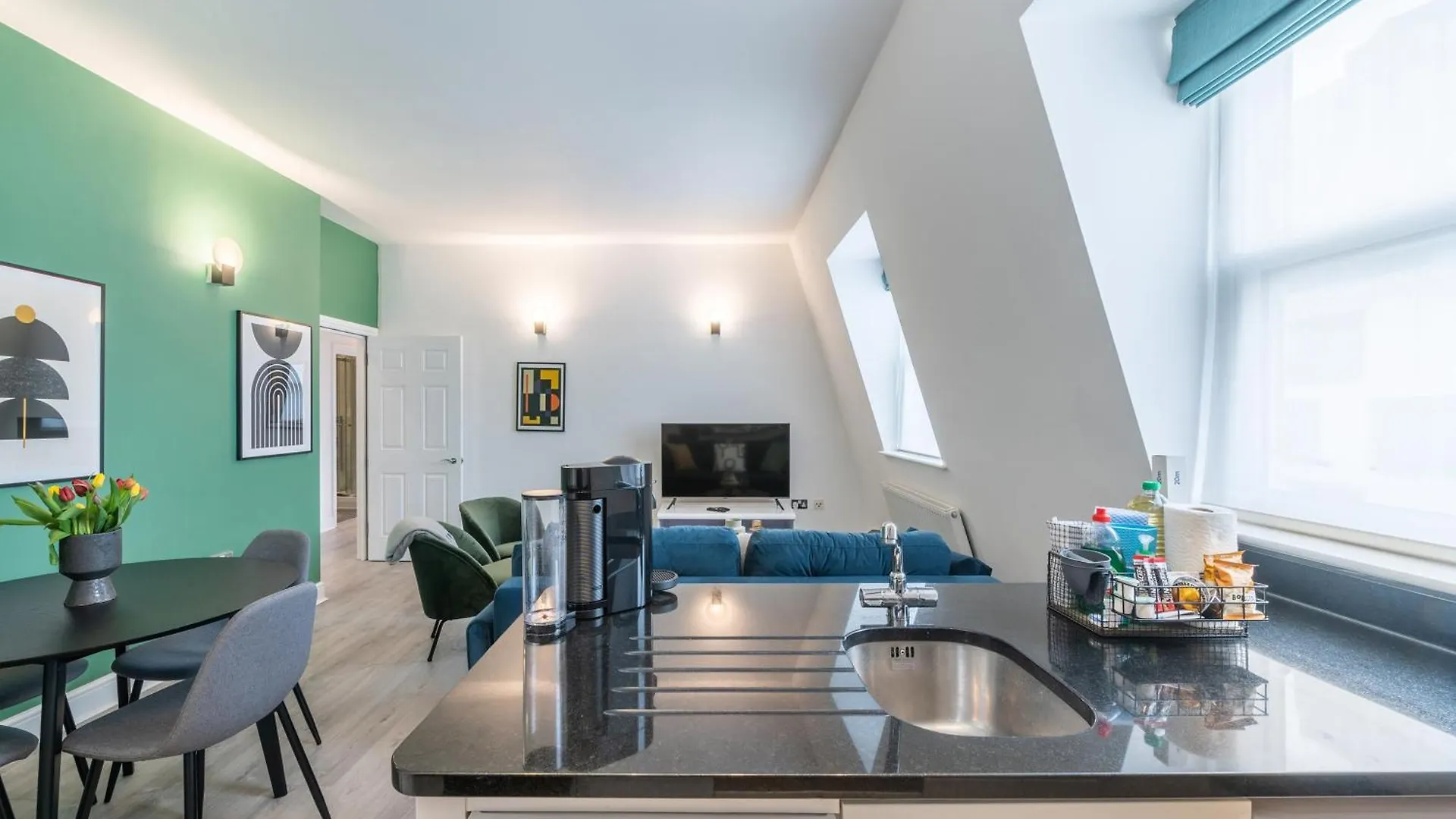 Kula London - Tower Bridge Apartment
